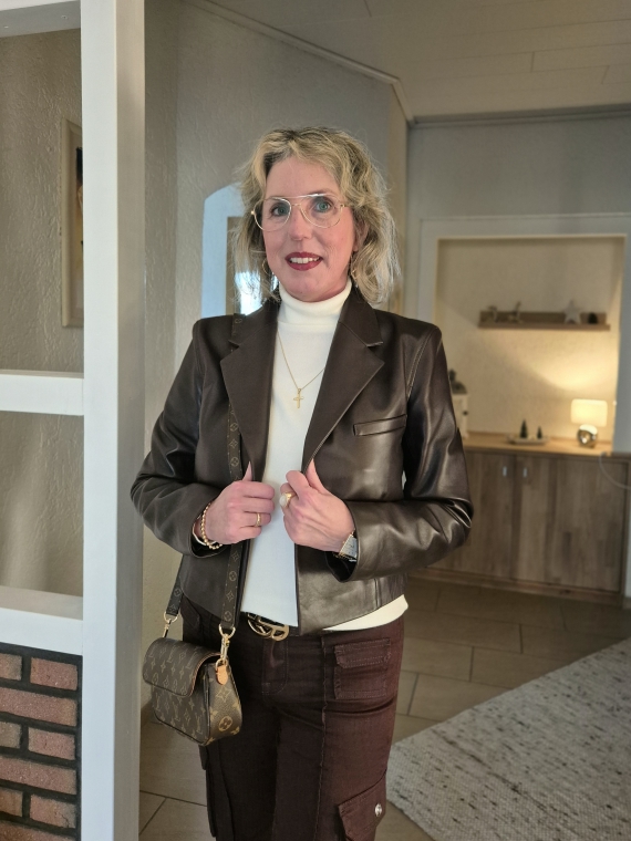 Zara Lederblazer in der Trendfarbe Braun 