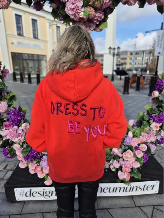 Dress To Be You Hoodie Dawid Tomaszewski McArthurGlen