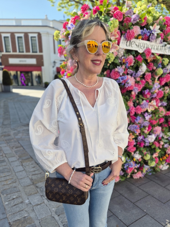 Weiße Bluse im Boho-Style