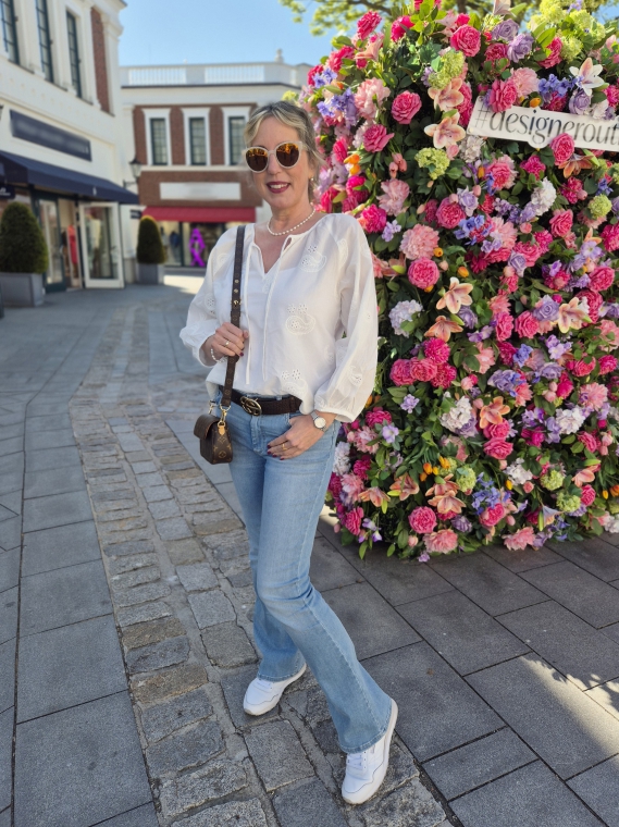 Weiße Bluse im Boho-Style