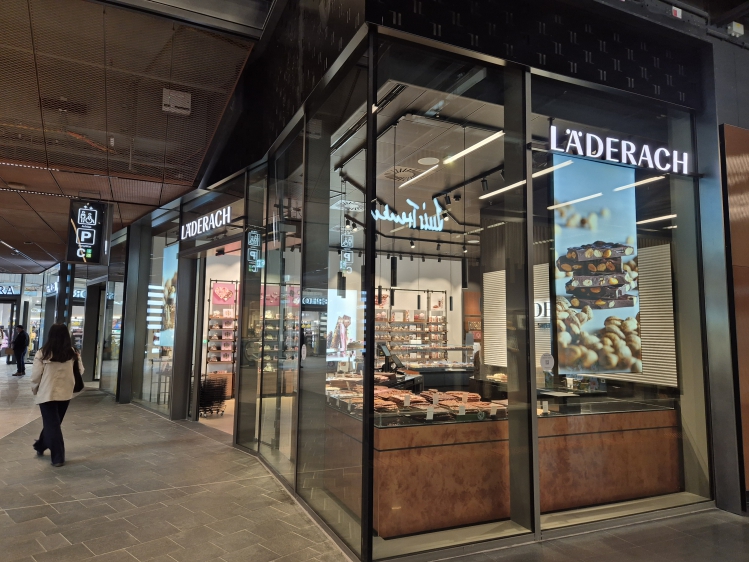 Läderach Westfield Hamburg-Überseequartier