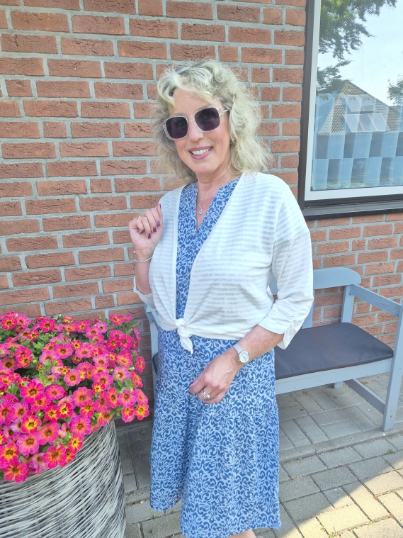 Kleid im Denim-Look mit leichter Shirtjacke