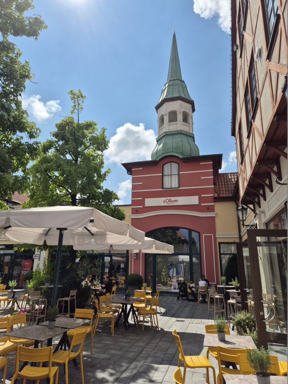 Late Night Shopping im Designer Outlet Neumünster