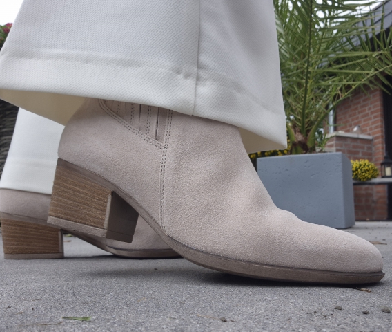 Beige Stiefeletten aus Rauleder Gabor
