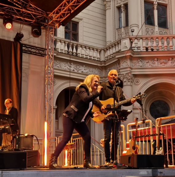 Nicole Konzert im Innenhof des Schweriner Schlosses