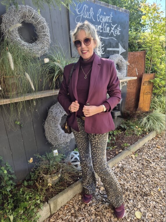 Burgundy Blazer zum Leo  Burgundy Blazer zum Leo