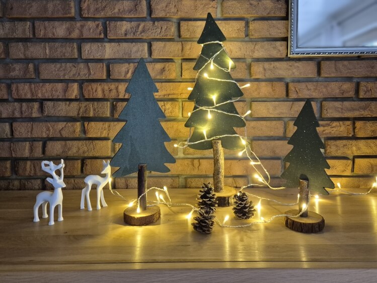 Tannenbäume aus Holz