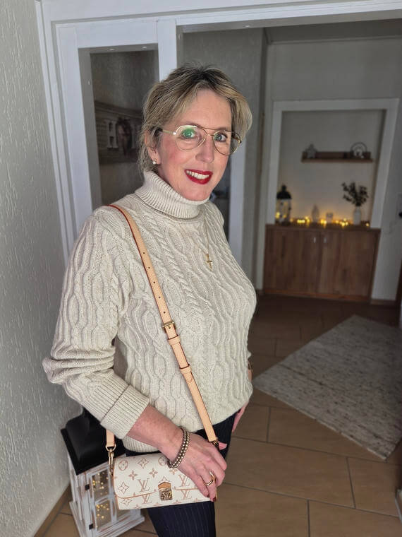 hellbeige Louis Vuitton Tasche Pochette Camille