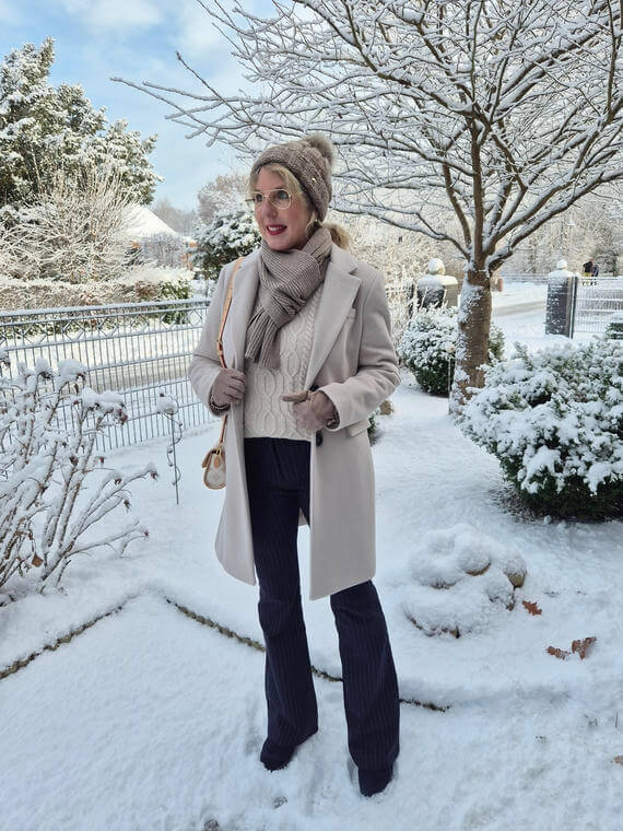 Dunkelblaue Schlaghose mit Nadelstreifen von Tally Weijl