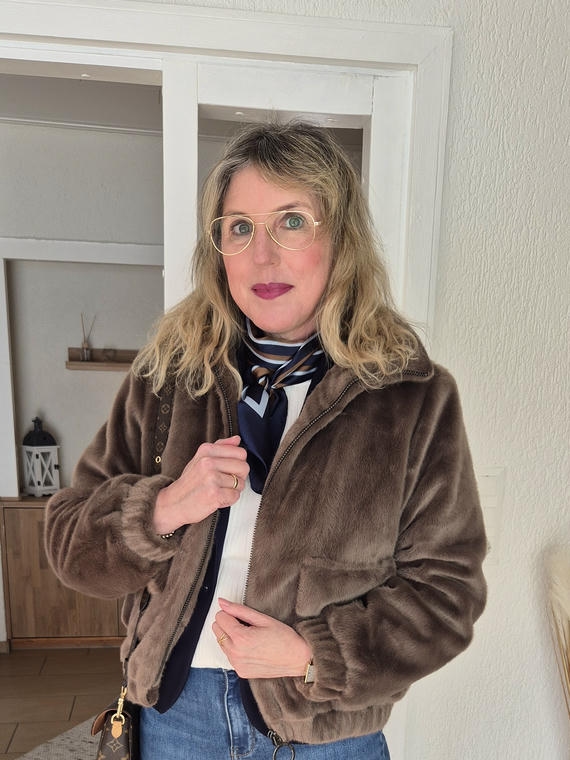 Felljacke von Zhrill