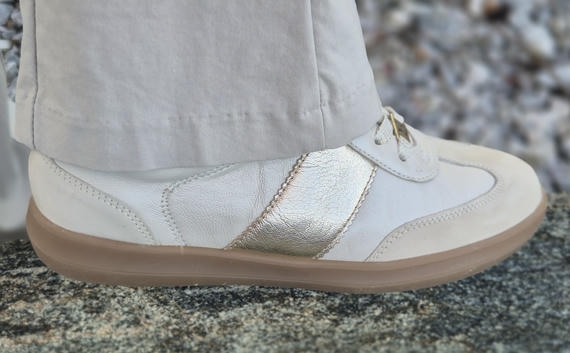 beige Sneaker von Caprice beige Sneaker von Caprice