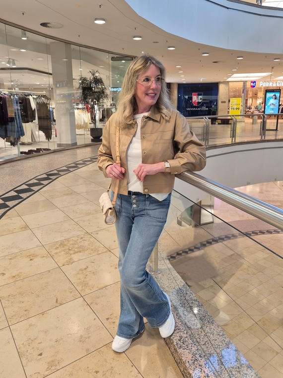 Ein schlichtes Outfit kann stilvoll wirken