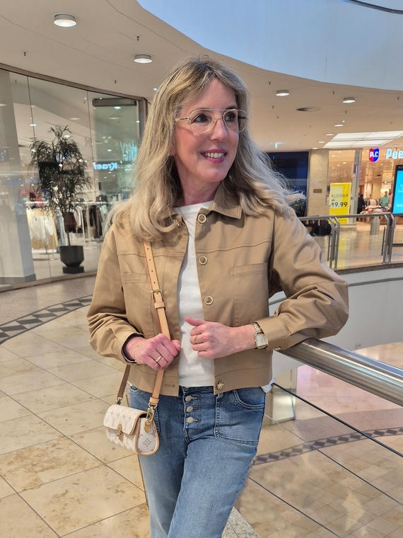 Ein schlichtes Outfit kann stilvoll wirken