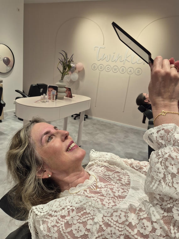 Twinkle Brow Bar im AEZ Twinkle Brow Bar im AEZ