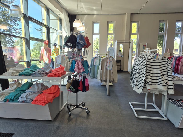 Outlet an der Autobahnabfahrt 41 A7 Egestorf