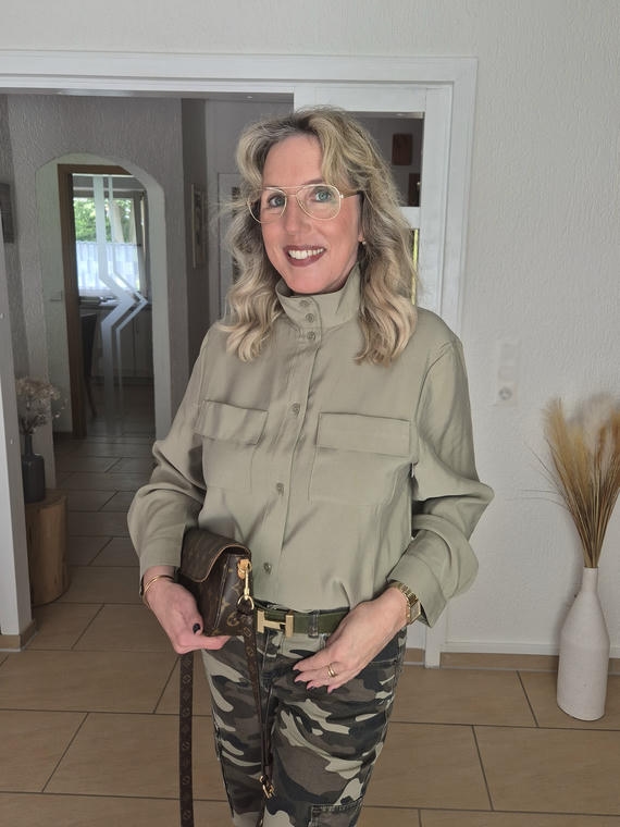 Bluse mit Trichterkragen H&M